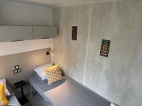 Plan piętra w obiekcie Cocon du lac Mobilhome 3 chambres,6 pers,camping mayotte 5 étoiles Biscarrosse landes