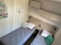 Plan piętra w obiekcie Cocon du lac Mobilhome 3 chambres,6 pers,camping mayotte 5 étoiles Biscarrosse landes