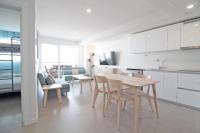 A kitchen or kitchenette at Global Properties, Apartamento con terraza y vistas a la costa mediterranea