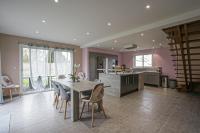 Kuchnia lub aneks kuchenny w obiekcie Kokana modern holiday home