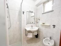 A bathroom at lidodubaihotel
