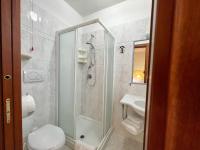A bathroom at lidodubaihotel