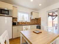 A kitchen or kitchenette at Holiday Home Honey by Interhome