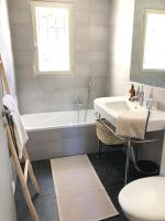 Kúpeľňa v ubytovaní LE CABANON Valbonne