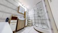Kúpeľňa v ubytovaní roomspoznan pl - Rybaki 15 - 24h self check-in