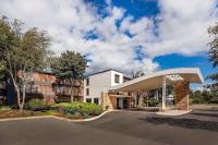 una vista de un hospital con un edificio en Fairfield Inn by Marriott Bangor, en Bangor