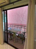 Balkón nebo terasa v ubytování Thipurai City Hotel
