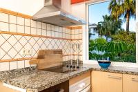 Kuchyň nebo kuchyňský kout v ubytování Miraflores sea view apartment by Costarentals - Ref 127