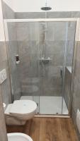 A bathroom at Glam Resort Luxury Lorenzo