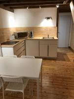 Kuchyňa alebo kuchynka v ubytovaní Studio de 35m2 au centre de Cusset