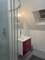 Kúpeľňa v ubytovaní VILLA KER BLEUENN * 10 PERSONNES * PISCINE * SAUNA