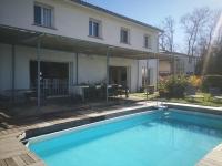 Bazén v ubytovaní Villa piscine avec vue exceptionnelle alebo v jeho blízkosti