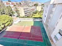 Tenis alebo squash v ubytovaní Apartamento Carihuela Beach Experience alebo jeho okolí