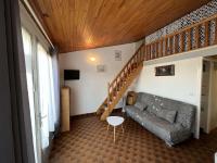 Posedenie v ubytovaní Appartement T2 Cabine, Rez-de-Jardin, Parking, Lave-Linge, Terrasse, Accès Plage à 30m - FR-1-702-16
