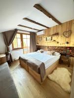 Ribno Alpine Hotelにあるベッド