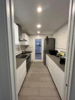 Kuchyň nebo kuchyňský kout v ubytování Villa Bobita-Marina Golf-Playa Granada