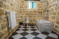 Koupelna v ubytování Zad Elmosafer Villa - Tunis Village