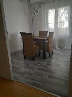 Plan piętra w obiekcie CHEZ CHRYSTEL ET PIERRE appartement au calme à 10mn de la mer, place de parking privée dans la résidence
