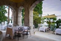 Restavracija oz. druge možnosti za prehrano v nastanitvi Villa Ariston