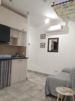 Kuchyňa alebo kuchynka v ubytovaní Malaga Ensuites City Centre