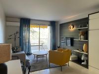 Część wypoczynkowa w obiekcie C012-Appartement confortable avec piscine, tennis et grand parc