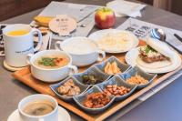 Mâncare la sau în apropiere de acest hotel