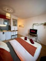Kuchnia lub aneks kuchenny w obiekcie Splendide studio Moderne - Proche centre - Laverie