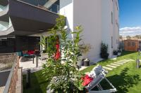 Ogród w obiekcie Apartment Libelle 5 star apartment in Krk!