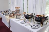 Jídlo v hotelu nebo okolí