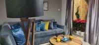 Posedenie v ubytovaní Elegant Seaside 2 Floor Apartment