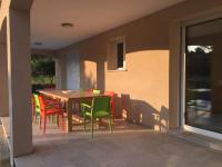 Patio lub wspólna przestrzeń na świeżym powietrzu w obiekcie Villa La Barbière