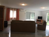 Telewizja i/lub zestaw kina domowego w obiekcie Villa La Barbière