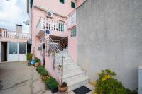 Budynek, w którym mieści się apartament