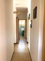 Telewizja i/lub zestaw kina domowego w obiekcie Maison de village en granite