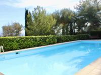 Bazén v ubytovaní Studio climatisé, piscine & parking, proche plage - FR-1-252A-99 alebo v jeho blízkosti