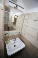 Kúpeľňa v ubytovaní VÁRLAK VENDÉGHÁZ Apartman 2