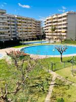Bazén v ubytování DELUX apartament Salou nebo v jeho okolí