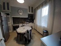 Kuchnia lub aneks kuchenny w obiekcie maison 4 à 6 personnes proche village