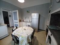 Kuchnia lub aneks kuchenny w obiekcie maison 4 à 6 personnes proche village