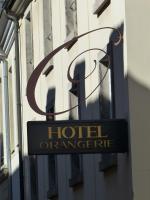 Boutique Hotel Orangerieに飾ってある許可証、賞状、看板またはその他の書類