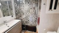 Koupelna v ubytování Apartamentos Saint Malo Familidays