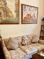 A seating area at Valla18 Guesthouse