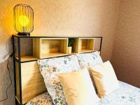 Łóżko lub łóżka w pokoju w obiekcie *Le Golden Blue* Magnifique T3 à 5min du centre avec parking gratuit