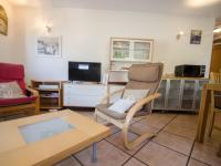 Posedenie v ubytovaní Appartement calme au centre avec terrasse, WiFi, parking - FR-1-343-198