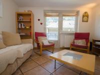 Posedenie v ubytovaní Appartement calme au centre avec terrasse, WiFi, parking - FR-1-343-198