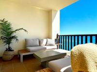 Posedenie v ubytovaní Stunning direct sea views 2 bed apartment at Balcon de Benamádena by Solrentspain Stays