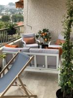 Balkon lub taras w obiekcie Au calme, dans la verdure, vue panoramique sur Cannes