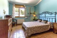 Postel nebo postele na pokoji v ubytování Catalunya Casas Spacious, Sublime Villa just 15km to Barcelona!