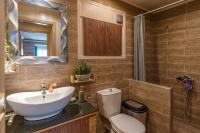 A bathroom at Star Jasmine House Acharavi