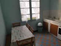Kuchyňa alebo kuchynka v ubytovaní Maison de vacances à 200m de la plage avec jardin, pour 5 pers. à Notre-Dame-de-Monts - FR-1-540-181